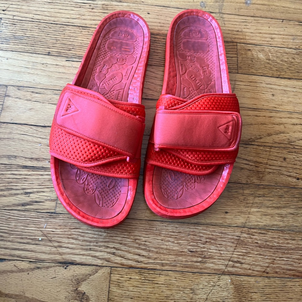 Pharrell x Adidas slide